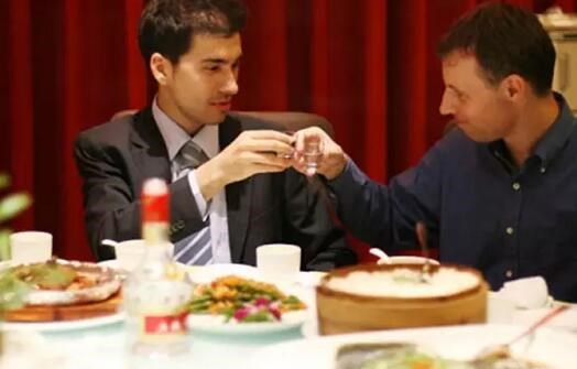 日本酒文化 过量喝酒_日本文化与中国文化_明天做伴郎了 求大神教各种喝酒骗酒技巧