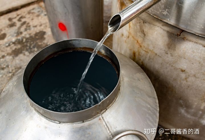 白酒勾兑常用香料_用食用酒精勾兑白酒_白酒勾兑标准