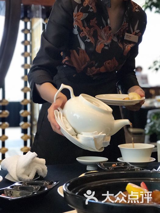 希尔顿有几个品牌_帕丽斯·希尔顿品牌_希尔顿酒集团品牌需宣传