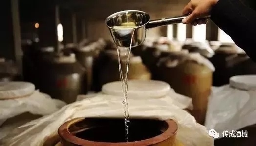白酒勾兑标准_新老白酒勾兑_勾兑白酒技术