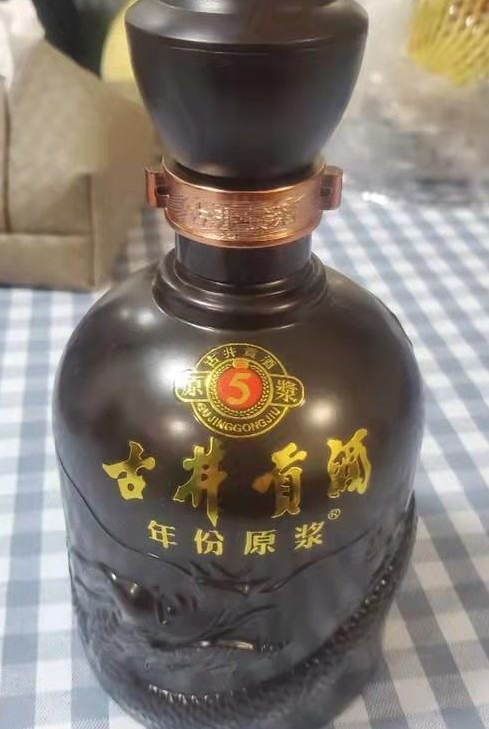 双12最全“购酒指南”！高中低端共9款纯粮酒，自饮送长辈都力推