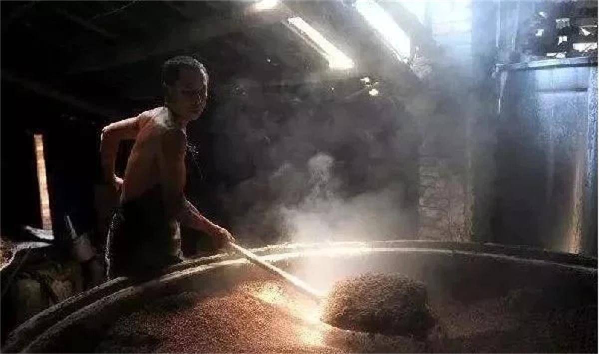 用食用酒精勾兑白酒_白酒勾兑用水标准_白酒勾兑