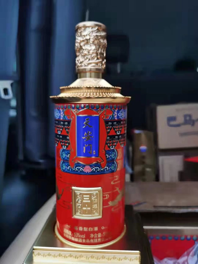 勾兑白酒_白酒勾兑用水标准_新老白酒勾兑