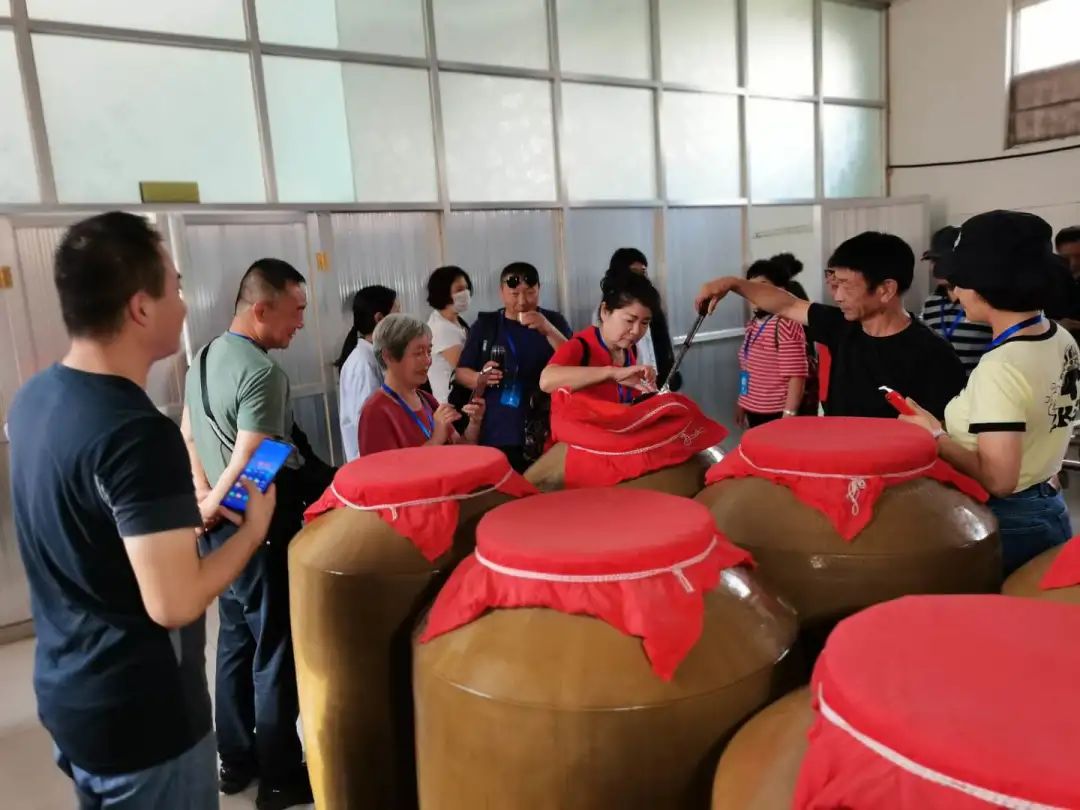 陕菜探秘之旅走进葚皇本草 野生桑葚产品健康养生理念打动众人