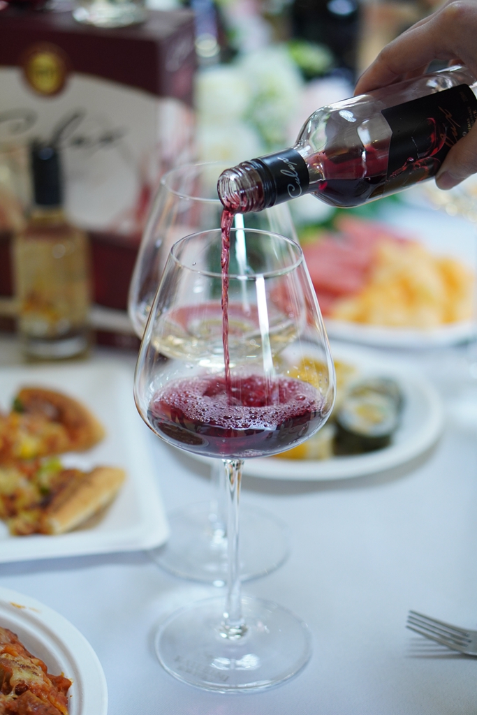 中西酒文化的对比_中西葡萄酒文化_中西餐桌文化