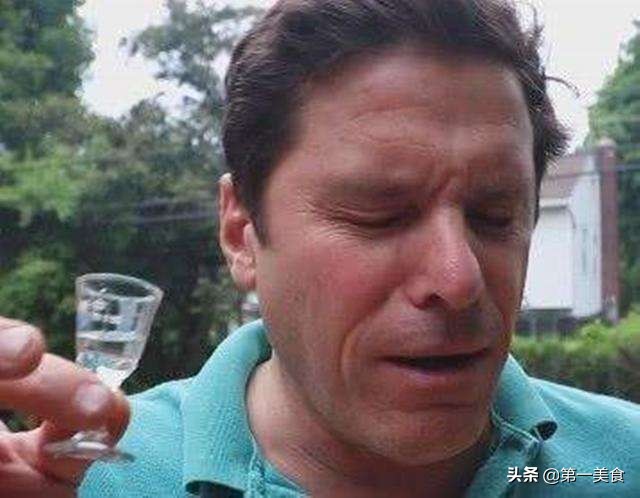 喝完白酒为什么会头疼？不是你喝多了，而是酒有问题，你中过招吗