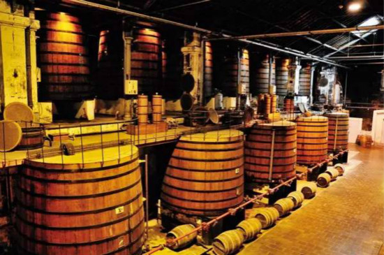 中西政治思想与政治文化_华东百利酒庄赤霞珠红葡萄价格酒_中西葡萄酒文化