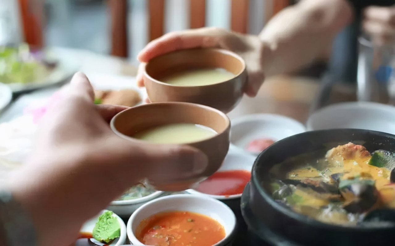 酒为什么有这么高的社会地位？中国酒文化，经历千年沉淀