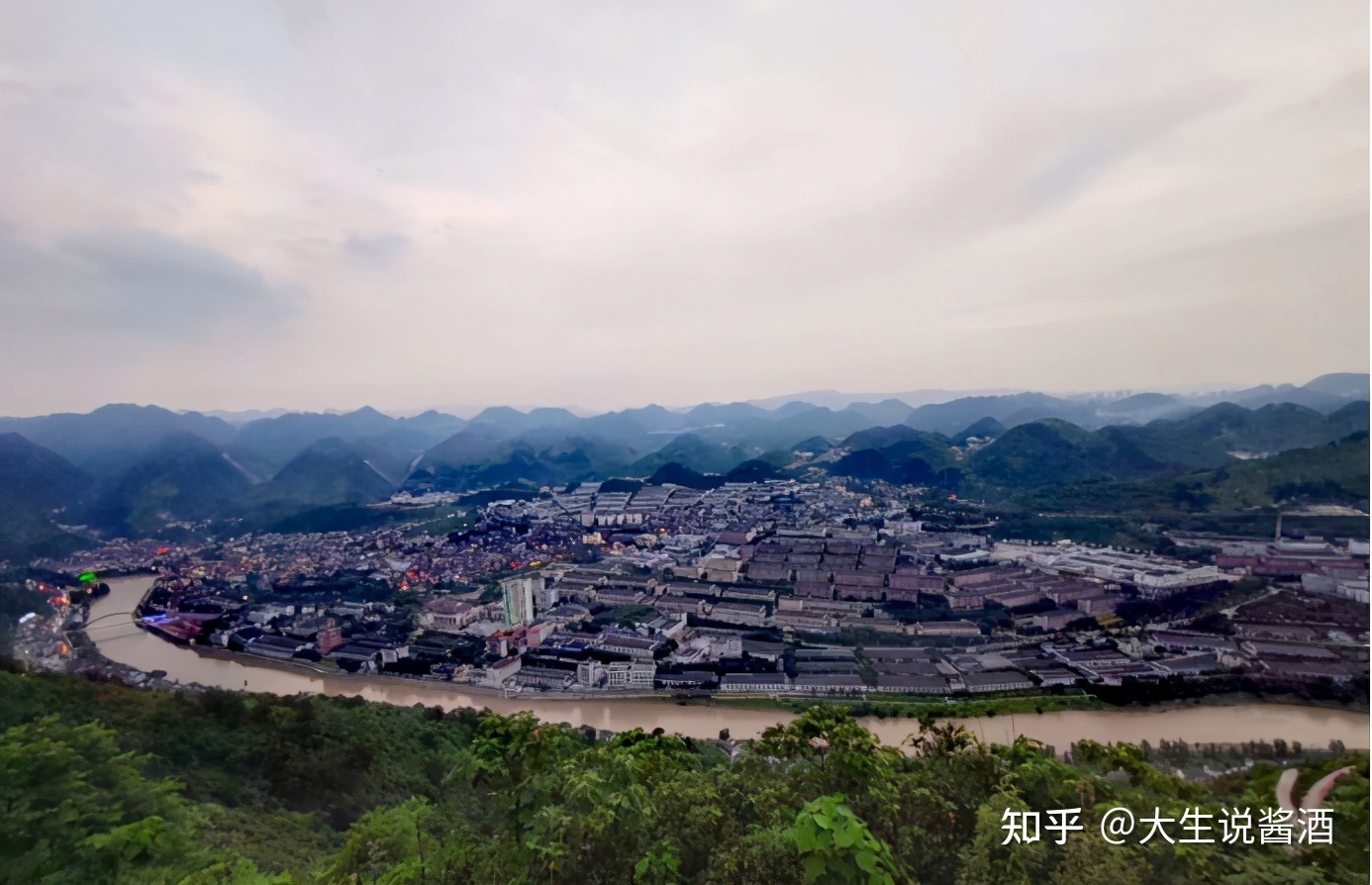 贵州仁怀民族酒业有限公司_贵州省仁怀市茅台镇茅山酒业价格_贵州仁怀涌泉酒业20年封藏赖茅