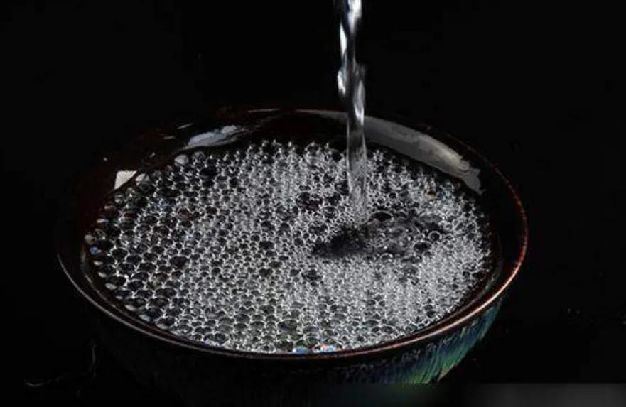 贵州“无人识”的名酒，如今跃升酱香酒的“黑马”，凭啥？