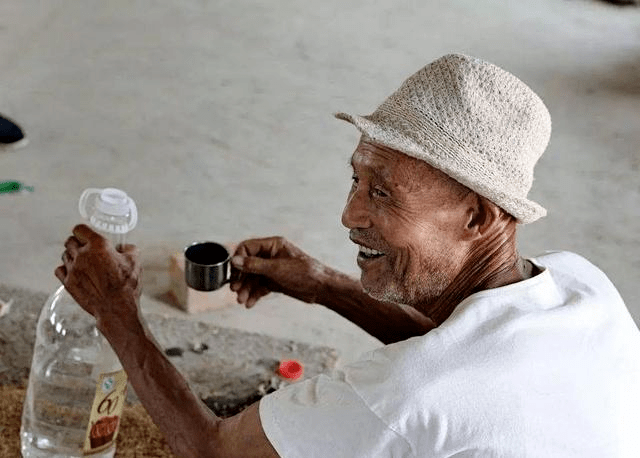 白酒为什么要勾兑_白酒勾兑用水标准_勾兑白酒技术