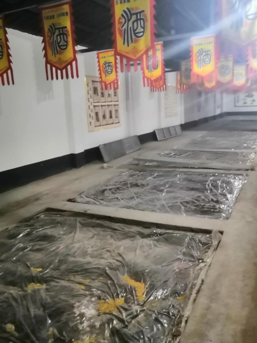 宁夏银川贺兰露酒国家标准白酒贴牌定制