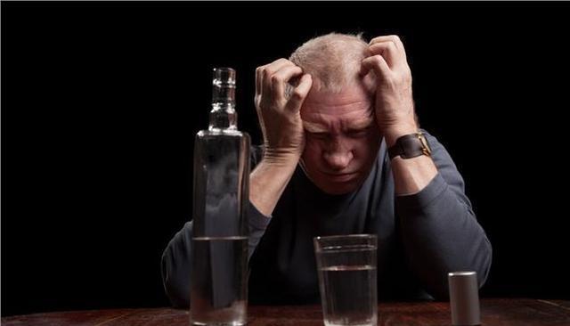 为什么有的酒喝了会上头，有的酒却不会？你知道上头的原因吗？