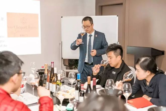 法国红酒文化_法国利维耶尔酒庄位于法国哪里_法国的酒文化