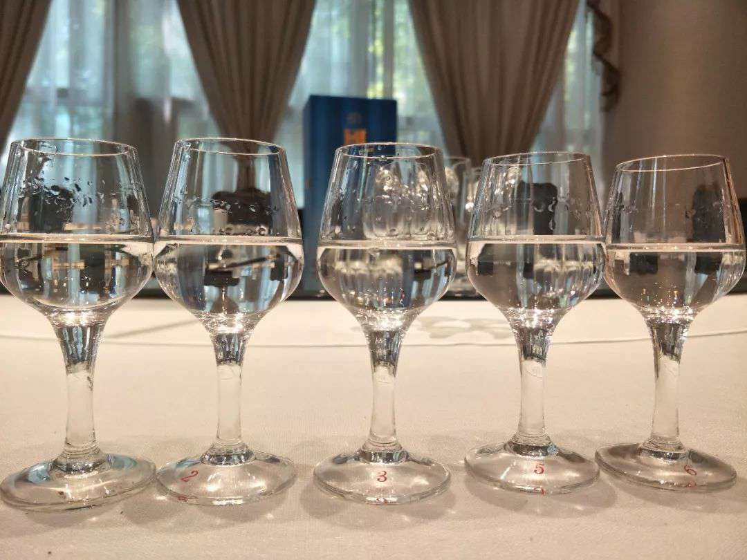 52酒鬼馥郁香型白酒_馥郁香型白酒 标准_湘泉馥郁香型白酒42