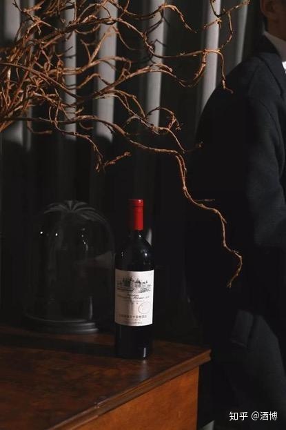 酒星干红葡萄酒价格_中国葡萄酒文化_上海办新农村文化成果展 身上挂葡萄的女模特叫什么