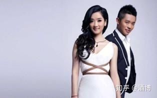 酒星干红葡萄酒价格_上海办新农村文化成果展 身上挂葡萄的女模特叫什么_中国葡萄酒文化