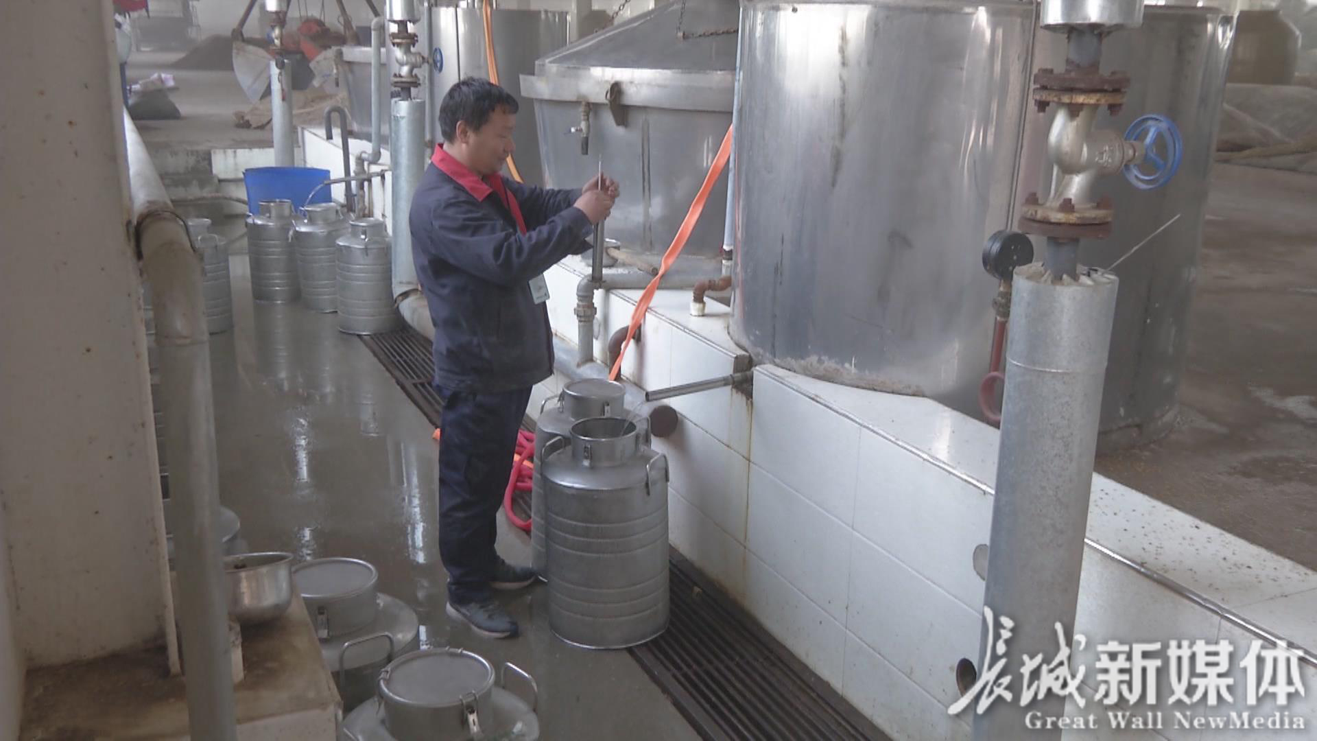 卤水里放料酒跟白酒特别酸_白酒检测标准总酸_白酒固形物检测标准