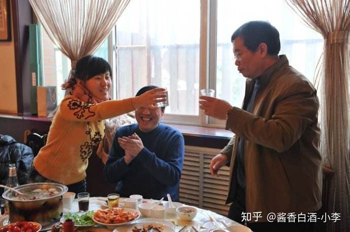 茅台迎宾酒中国红介绍_中国诗词文化介绍50字_介绍中国酒文化