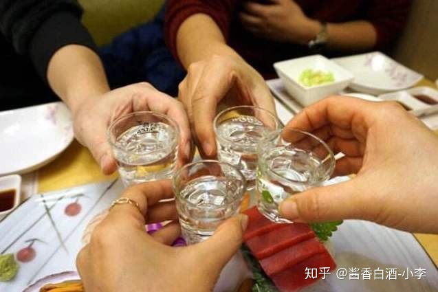 茅台迎宾酒中国红介绍_介绍中国酒文化_中国诗词文化介绍50字