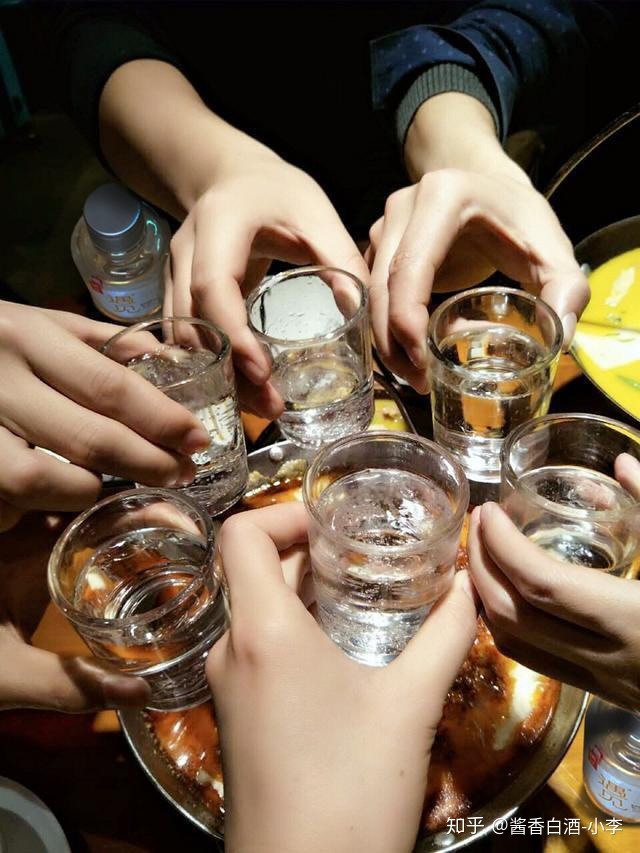 茅台迎宾酒中国红介绍_中国诗词文化介绍50字_介绍中国酒文化