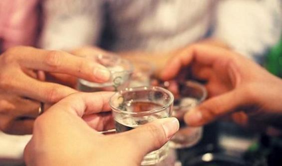 介绍中国酒文化_中国诗词文化介绍_中国扇子文化介绍