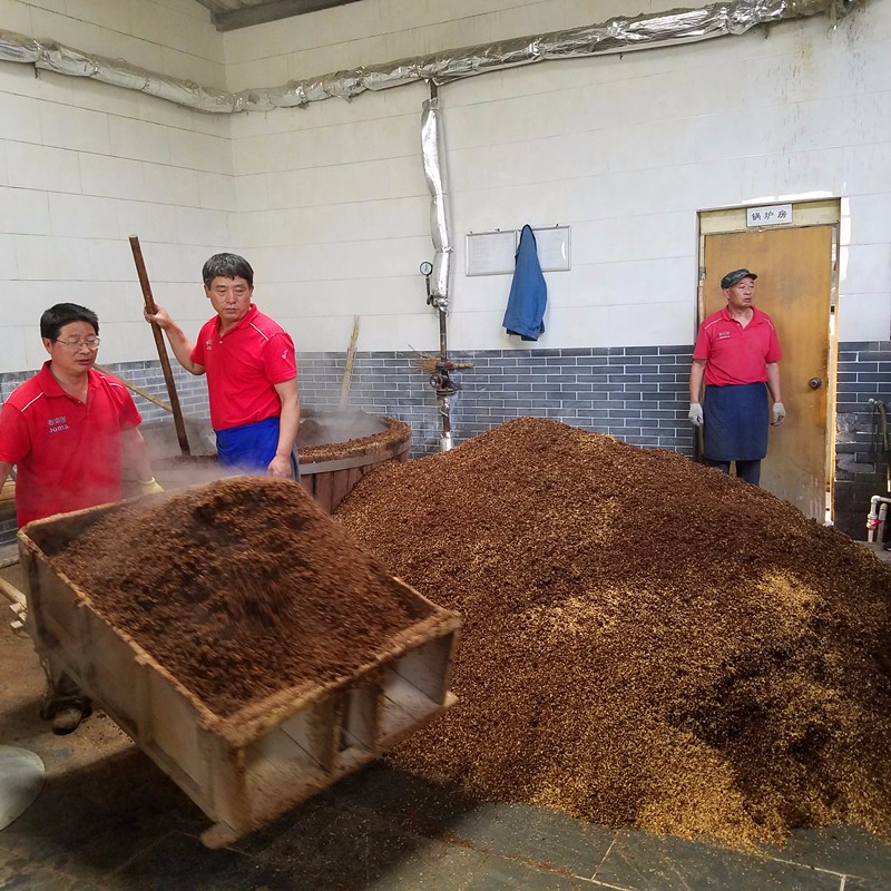 山东潍坊市企业发展促进商会赴春开窖酒业交流联谊会圆满成功