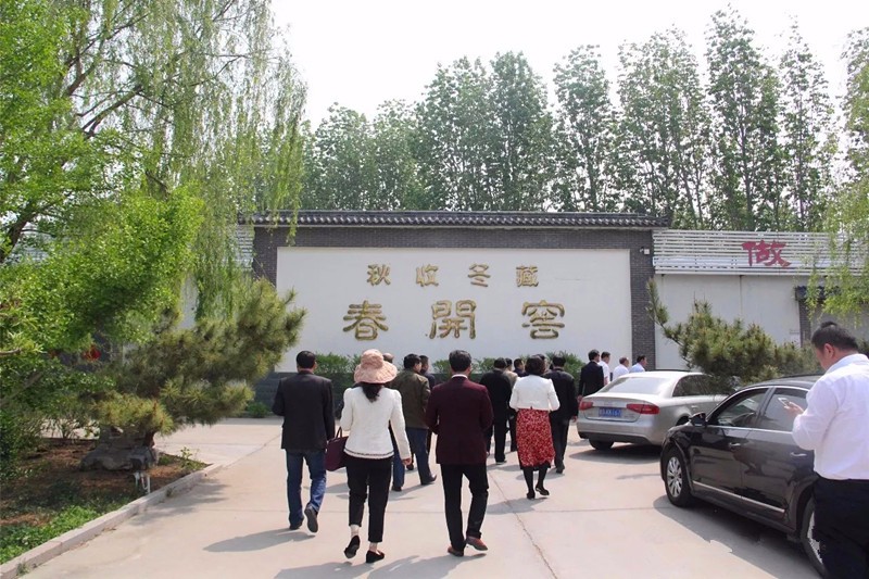 山东潍坊市企业发展促进商会赴春开窖酒业交流联谊会圆满成功