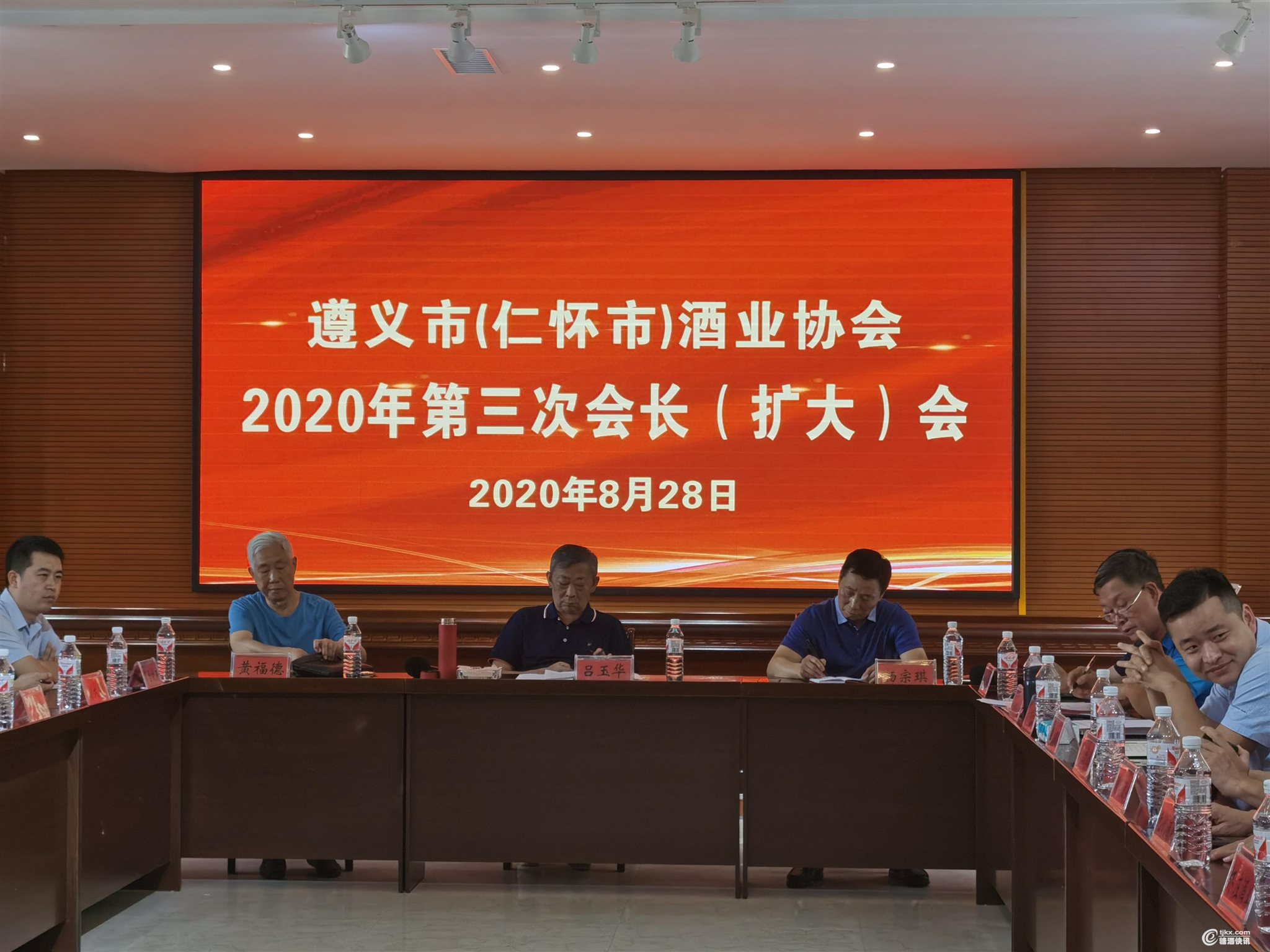 速食文化产生发展_文化艺术生活 发展,紫砂工艺陶瓷_酒文化的发展