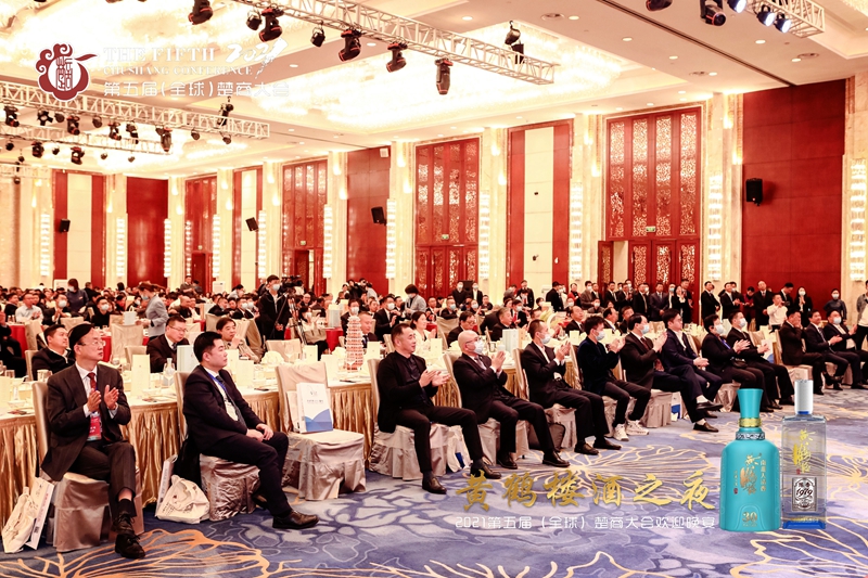 中国侍酒师文化研究院_韩国酒文化_酒桌文化倒酒