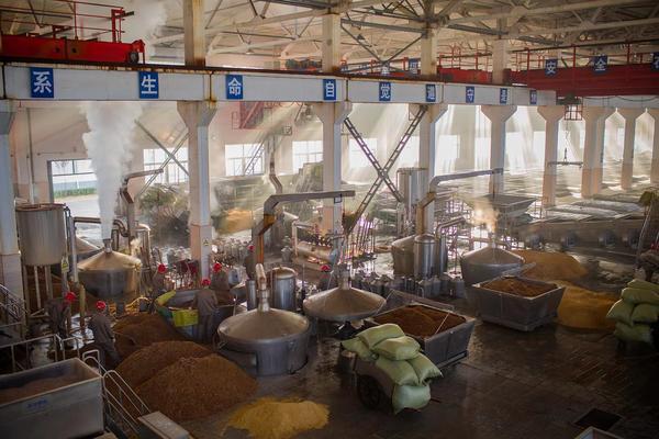 中艺财富文化酒_小村外酒奖品十斤酒图片_酒文化小故事