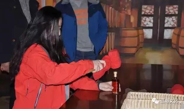 地方酒俗文化论文_宁夏葡萄酒局_宁夏葡萄酒文化论文