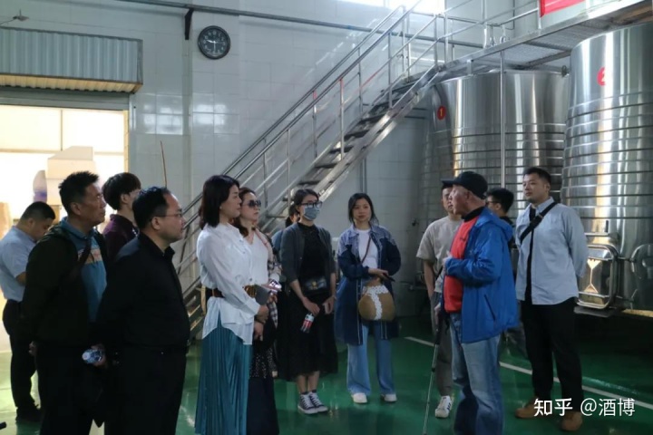 宁夏葡萄酒局赵世华_宁夏葡萄酒文化论文_宁夏贺兰晴雪酒庄酒价