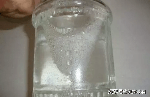 基酒勾兑白酒比例_白酒勾兑用水标准_酱香型白酒怎么勾兑