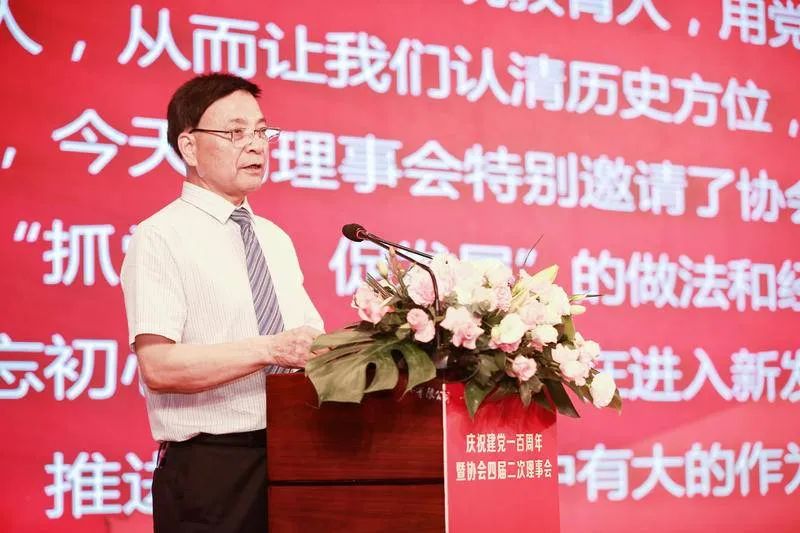 陕西酒品牌_陕西安康开缸酒多少钱一瓶_陕西葡萄酒酒庄