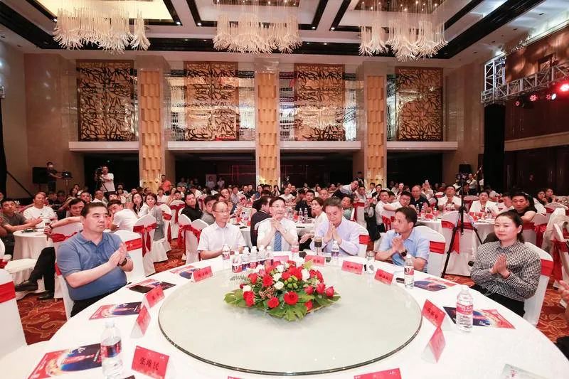 陕西酒品牌_陕西葡萄酒酒庄_陕西安康开缸酒多少钱一瓶