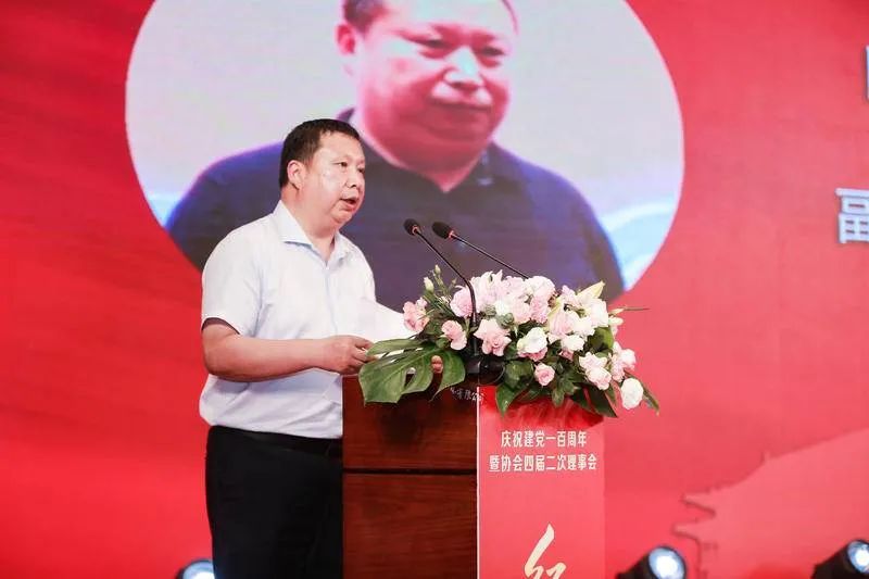 陕西安康开缸酒多少钱一瓶_陕西葡萄酒酒庄_陕西酒品牌