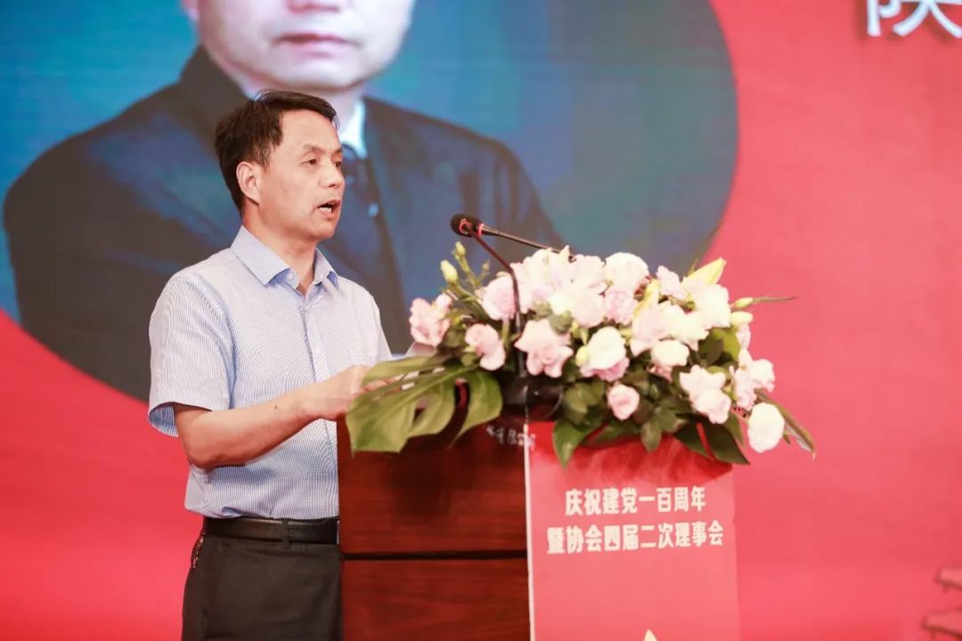 陕西安康开缸酒多少钱一瓶_陕西葡萄酒酒庄_陕西酒品牌