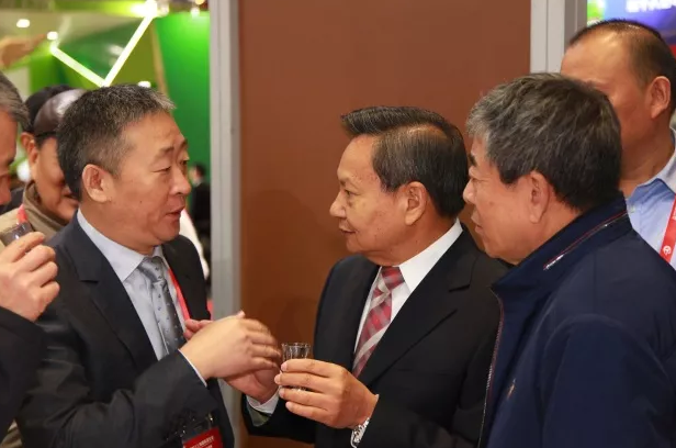 中黔酒业集团官网_花冠酒业集团_山东花冠酒业集团官网