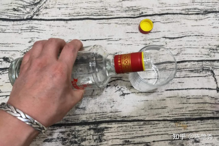 白酒检测标准总酸_白酒标签标准_白酒标签规定