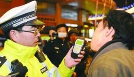 酒驾标准是和多少的白酒_酒驾标准是和多少的白酒_2015酒驾醉驾处罚标准最新规定