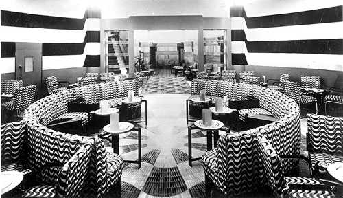 大学生身边存在的安全隐患论文_我身边的酒文化论文_关于身边酒文化的论文