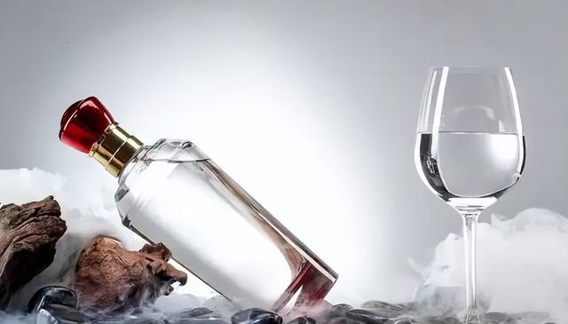 粮食白酒执行标准(纯粮白酒的标准号是多少)