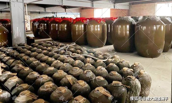 中国安徽黄金人酒淡雅多少钱_中国侍酒师文化研究院_中国安徽酒文化