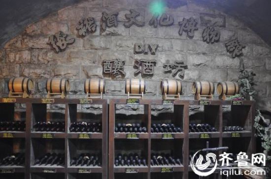 姓氏文化酒吴氏_铁路文化浮雕_酒文化浮雕