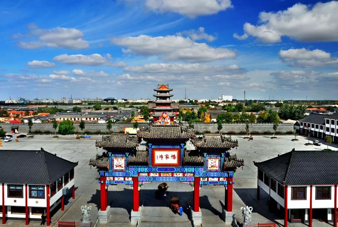 张裕爱斐堡酒庄住宿_丹佛艺术博物设计师馆_张裕酒文化博物馆住宿