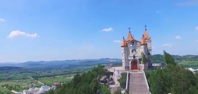 张裕爱斐堡酒庄住宿_丹佛艺术博物设计师馆_张裕酒文化博物馆住宿