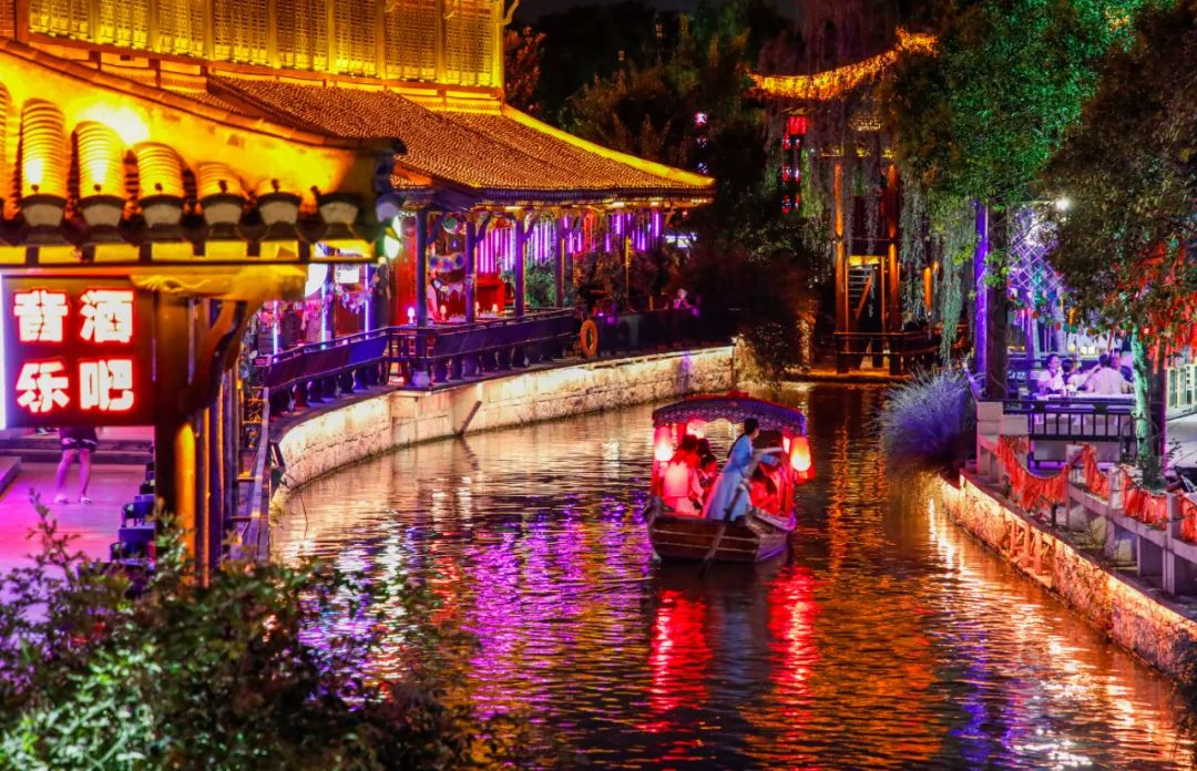 张裕爱斐堡酒庄住宿_丹佛艺术博物设计师馆_张裕酒文化博物馆住宿