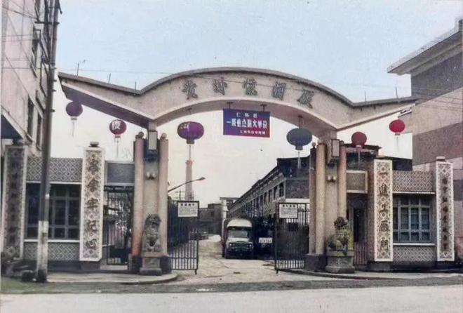 内蒙古绿草原酒业公司生产的蒙林牌冬虫夏草营养酒_st上海贵酒收购哪家酒业公司_酒道缘酒业公司