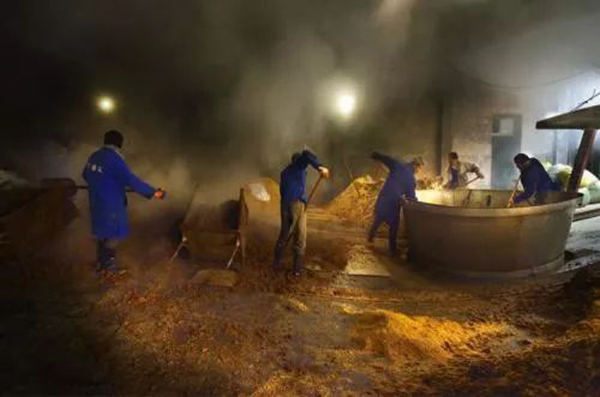 中日文化比较日语论文_中日服饰文化比较论文_中日酒文化比较论文